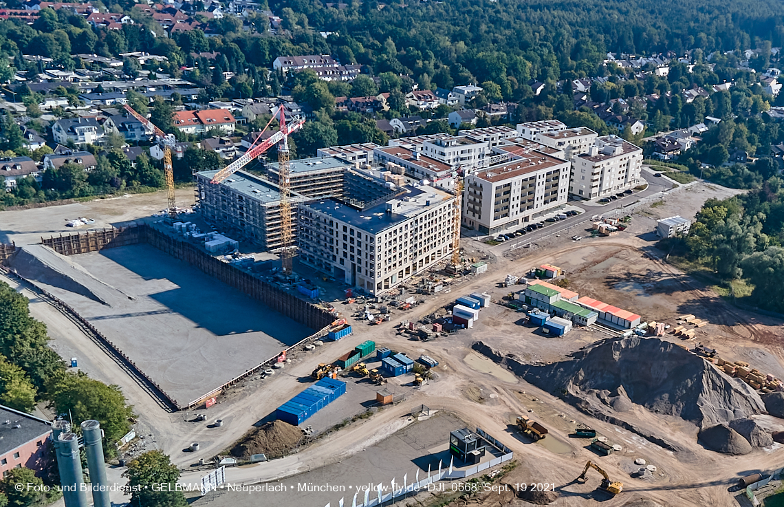 19.09.2021 - Aktuelle Luftbilder aus dem Alexisquartier und Pandion Verde in Neuperlach in München